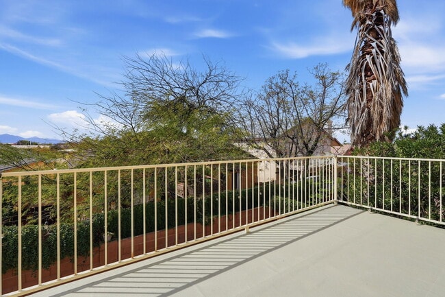 Building Photo - 10008 E Paseo San Ardo