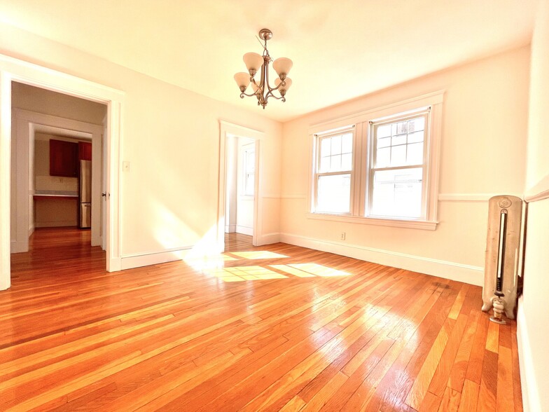Primary Photo - 27 Murray Hill Rd
