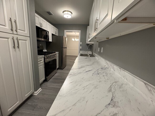 Building Photo - 5064 Springwood Rd