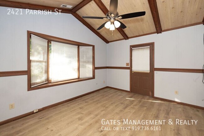 Building Photo - 2421 Parrish St