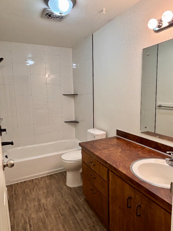 Building Photo - 375 W 550 N