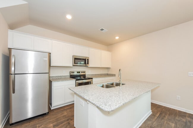 Building Photo - 304 High Grv Wy