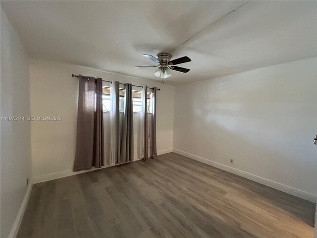 Building Photo - 8962 S Hollybrook Blvd