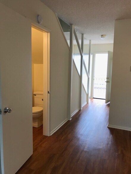 Building Photo - 21107 Victor St