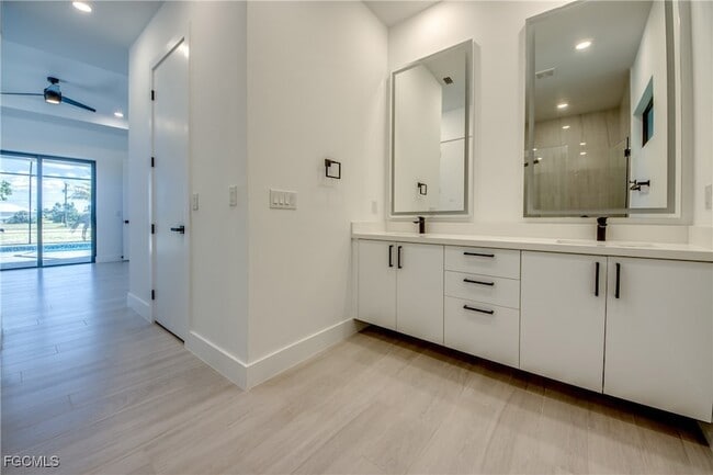 Building Photo - 1531 NW 40th Pl
