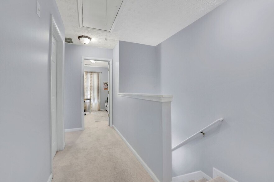 Building Photo - 541 Lantern Wood Dr