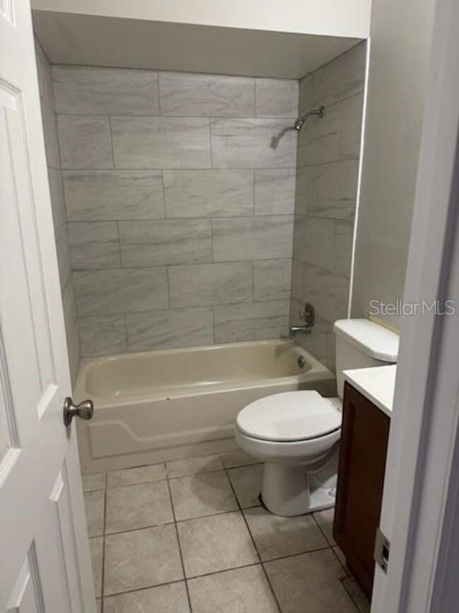 Building Photo - Kissimmee Home