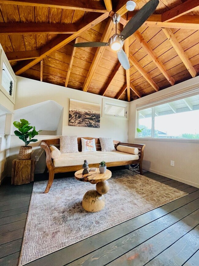 Building Photo - BK-1284