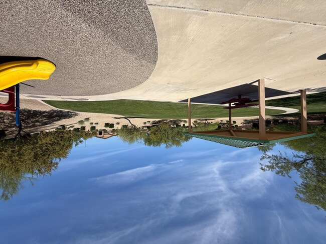 Building Photo - 1928 W Spur Dr