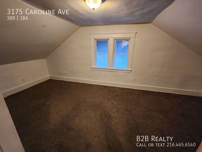 Building Photo - 3175 Caroline Ave