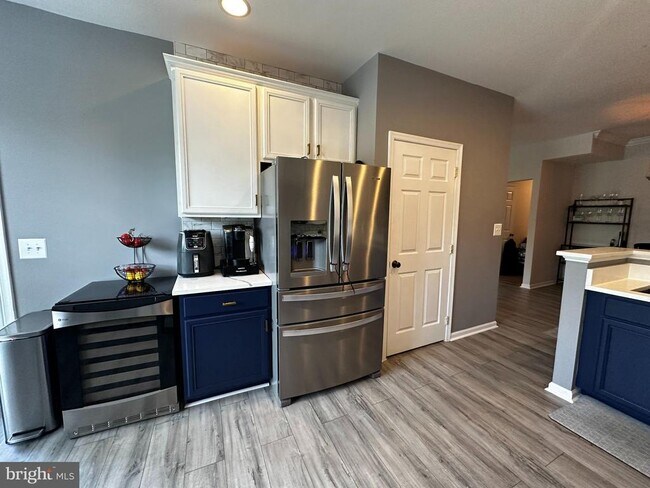 Building Photo - 43920 Hickory Corner Terrace