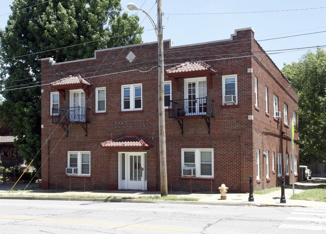 Primary Photo - 651 S Peoria Ave