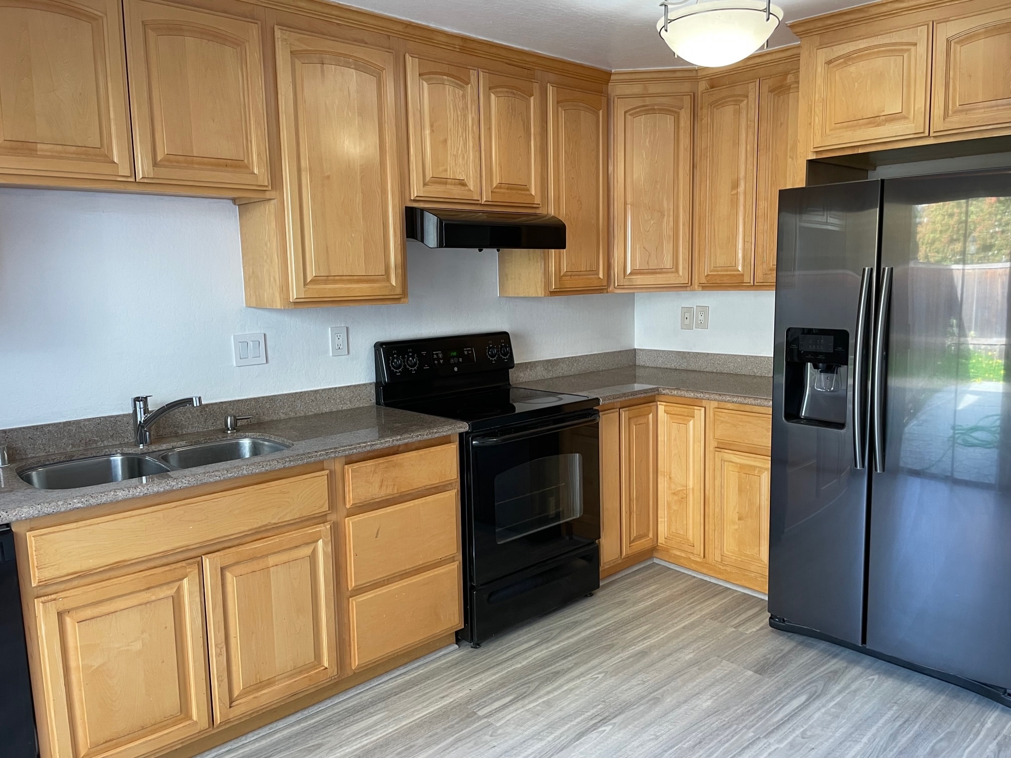 Kitchen - 1111 Lord Nelson Ln