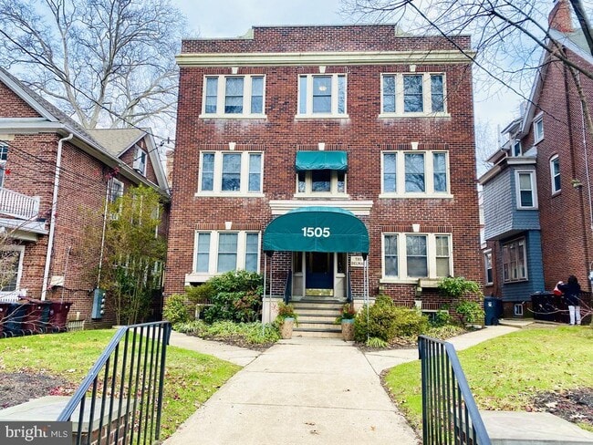Building Photo - 1505 Delaware Ave