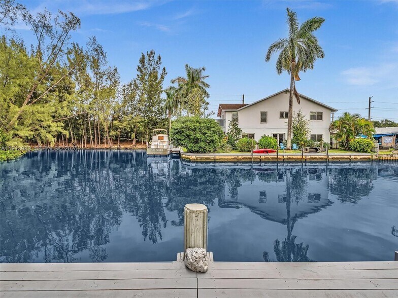 Building Photo - 4500 SW 42nd Ter