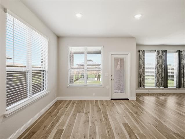 Building Photo - 201 Sweetwater Dr