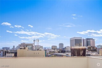 Building Photo - 150 S Las Vegas Blvd