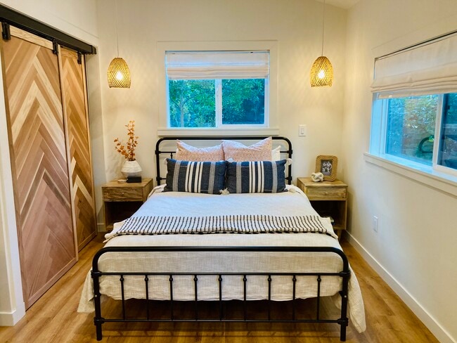 Building Photo - 5265 Loleta Ave