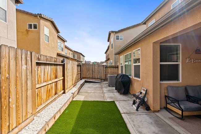 Building Photo - $2,195 Madera, Riverstone Community, HWY 4...