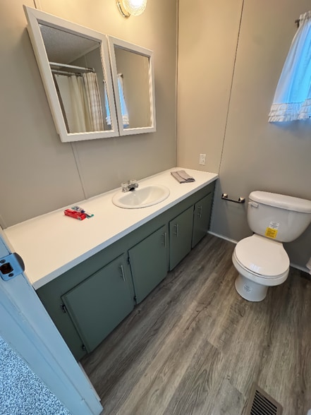 Building Photo - 200 N 28th St