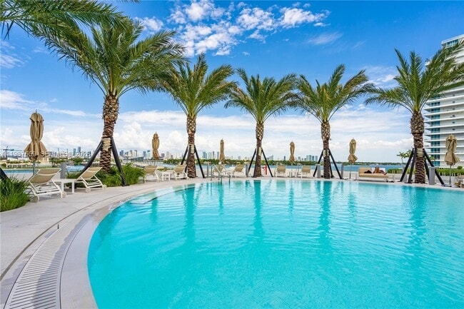 Building Photo - 450 Alton Rd