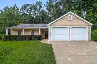 Building Photo - 5009 River Rock Way