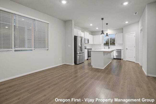 Building Photo - 15548 NW Linder St