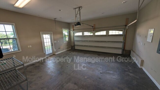 Building Photo - 14 Marquis Dr