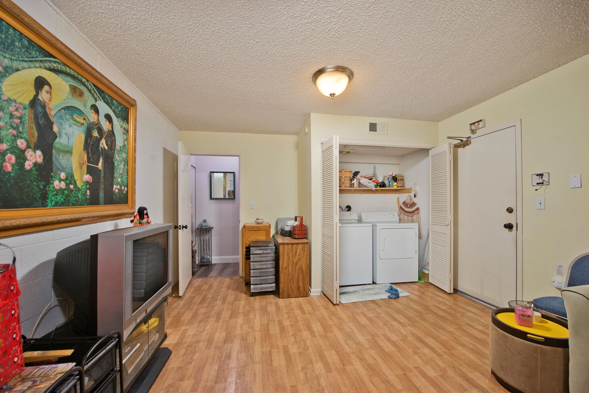 Building Photo - 5711 Owensmouth Ave