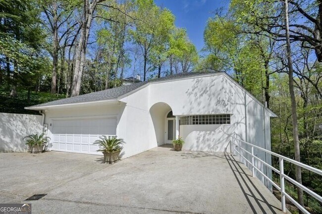 Building Photo - 625 Idlewood Dr NW