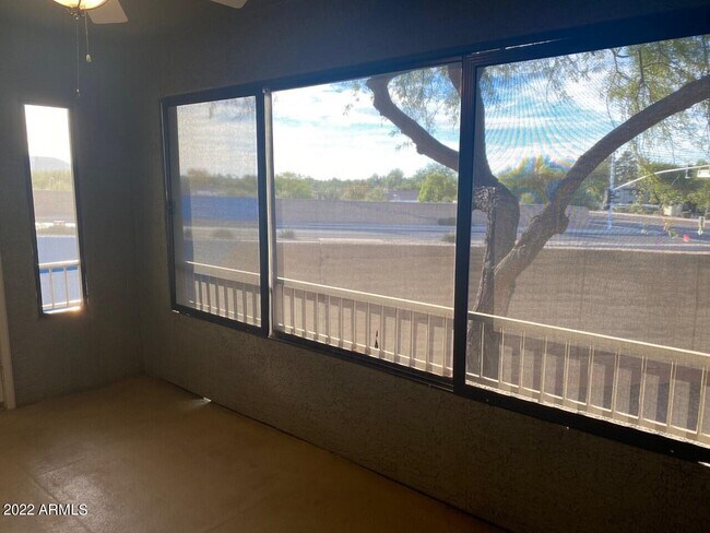 Building Photo - 15225 N 100th St