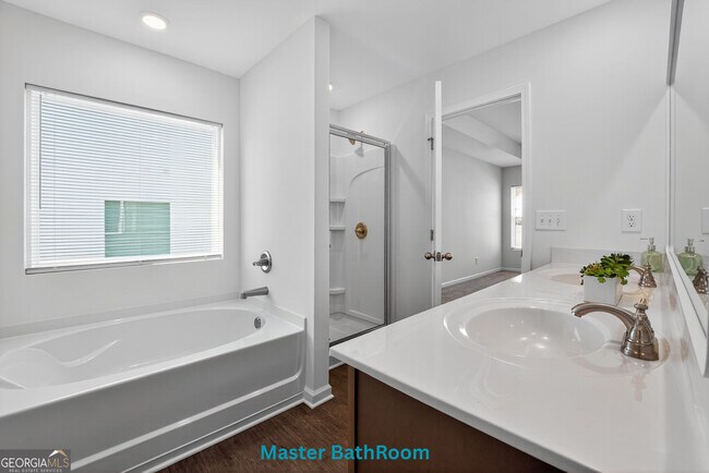 Building Photo - 233 Bloomfield Cir