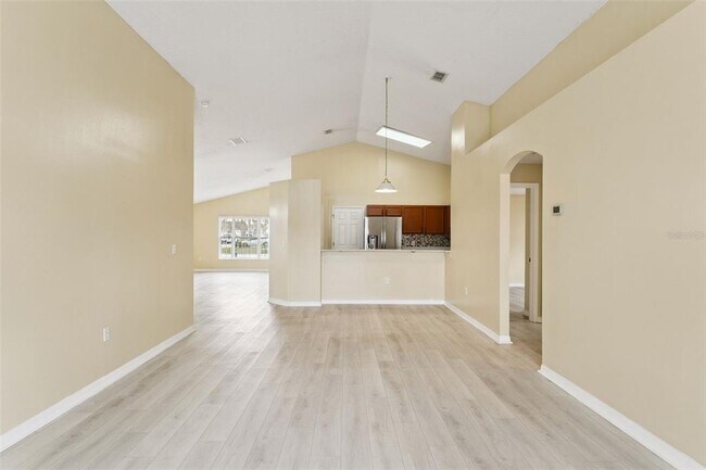 Building Photo - 439 Majesty Dr