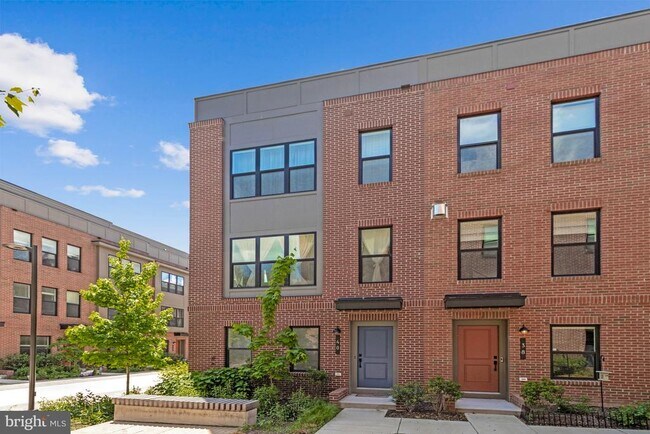 Building Photo - 40 Mural Walk NE