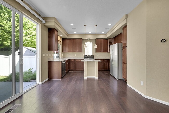 Building Photo - $2,595.00 - 3 Bed, 2.5 Bath Single Family ...