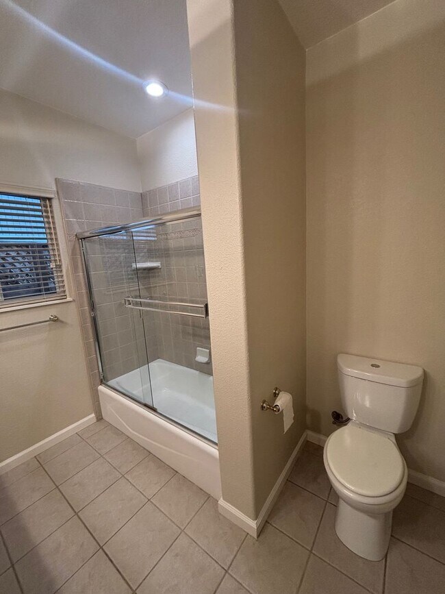 Building Photo - ** Move in Special! $500 off 1st Month's Rent!!** Single level 3 bedroom 2 bathroom Rincon Valley...