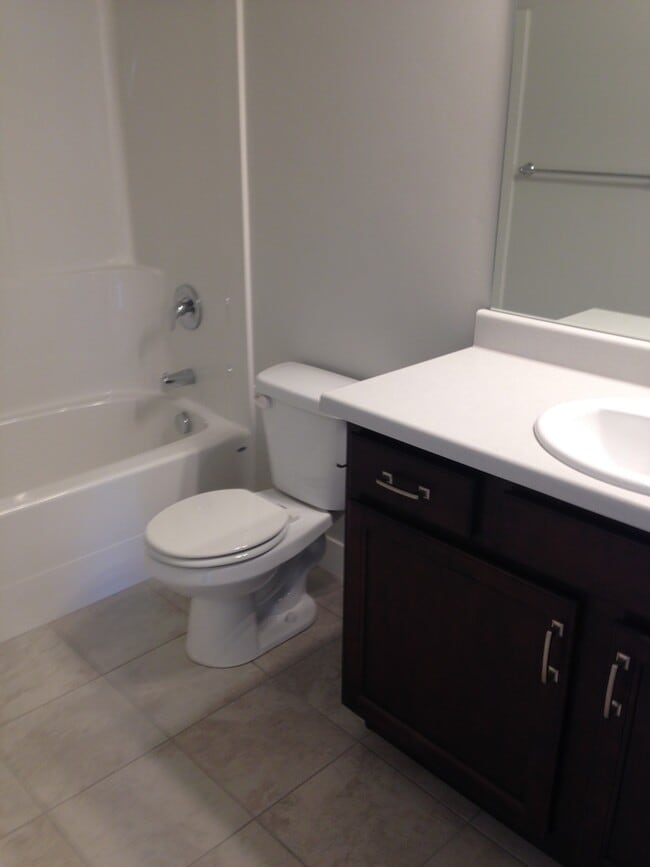 Building Photo - Beautiful Modern Home in Lehi w attached 2 car garage!