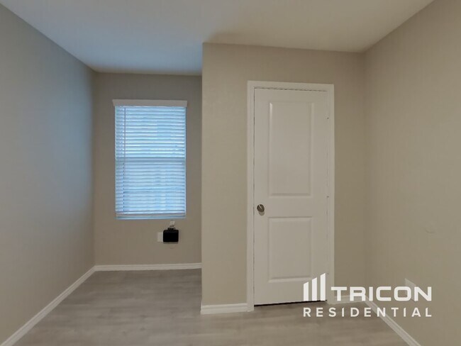 Building Photo - 6627 Scarecrow Wy