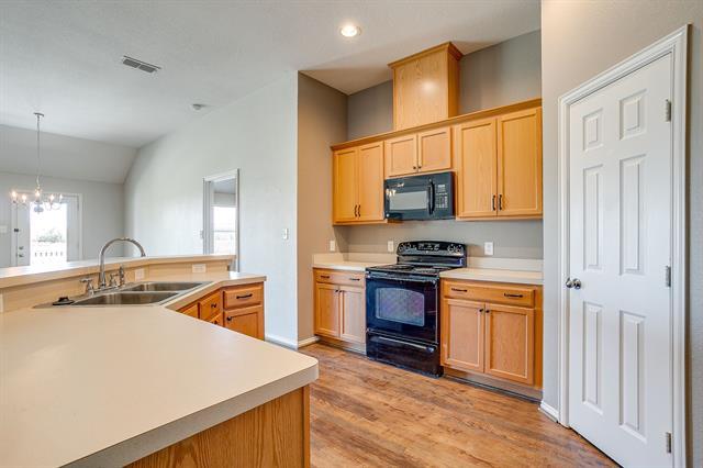 Building Photo - 3025 Shoreline Dr