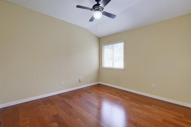 Building Photo - 904 Black Canyon St