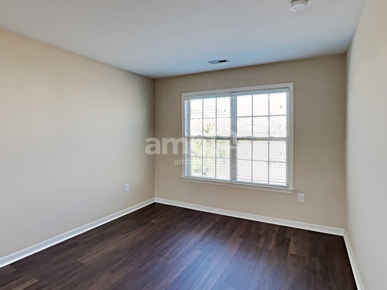 Building Photo - 913 Bridlemine Dr