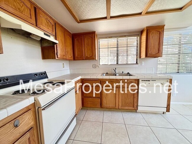 Building Photo - 19182 Elm Dr