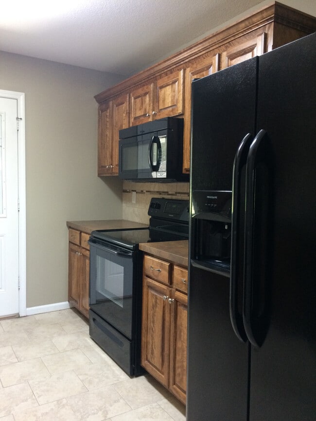 Building Photo - 610 A W Market St