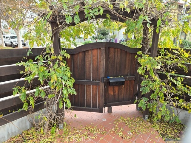 Building Photo - 4979 E 14th St