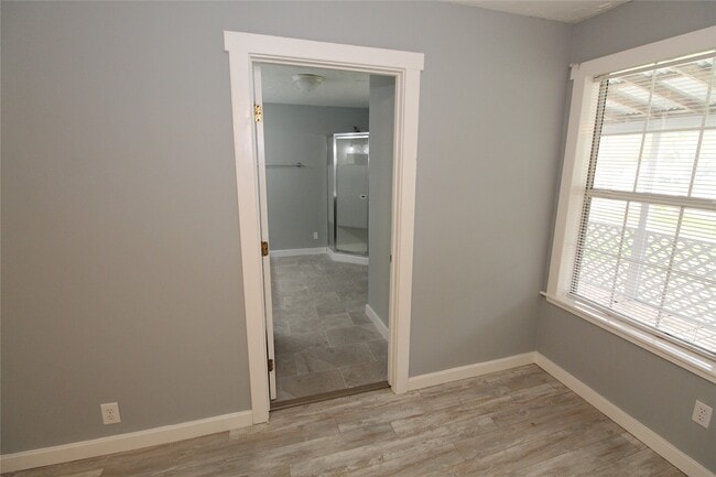 Building Photo - 15510 Cypress Garden Dr