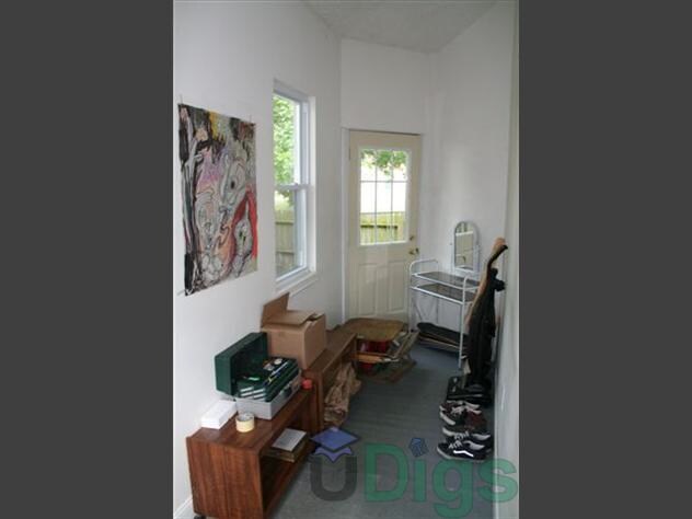 Building Photo - 818 N 10th St