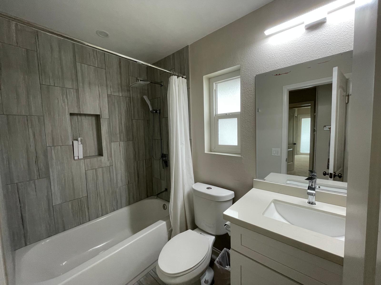 Building Photo - 404 Harbor Woods Pl