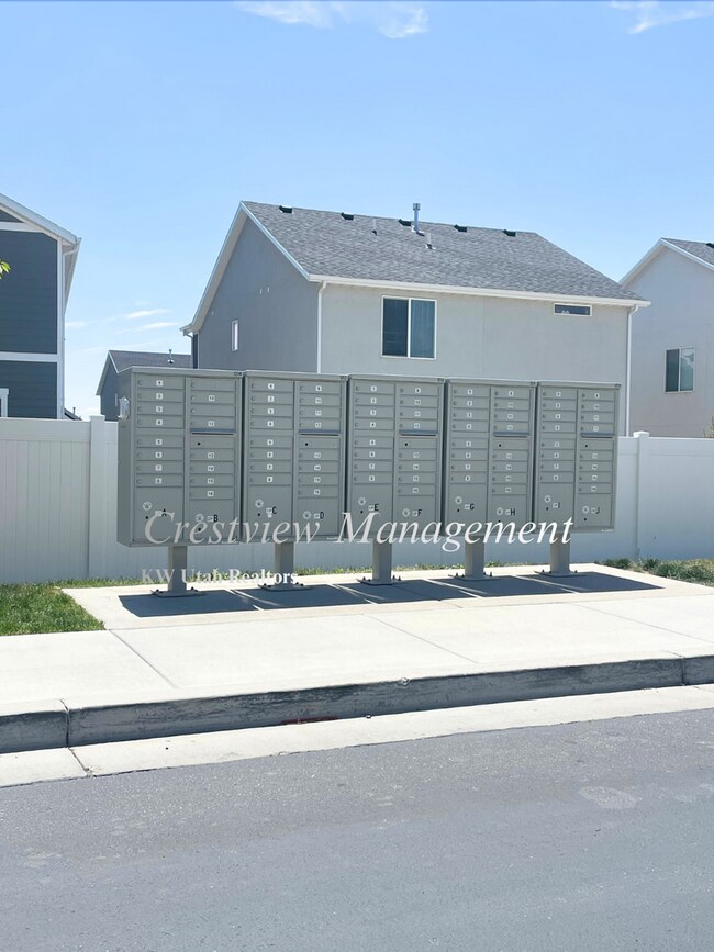 Building Photo - 2803 N Airmen Ave