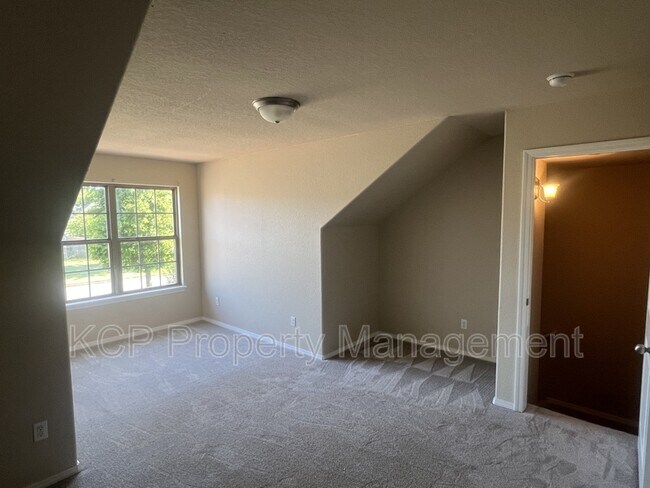 Building Photo - 615 Torrington Wy.