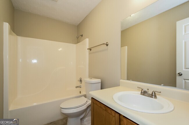 Building Photo - 120 Whitehead Dr